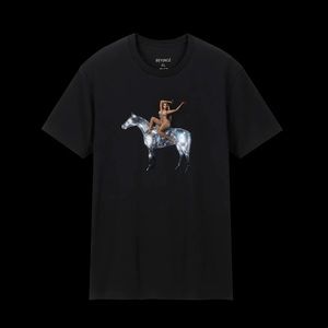 Beyoncé RENAISSANCE BOX SET - POSE 3